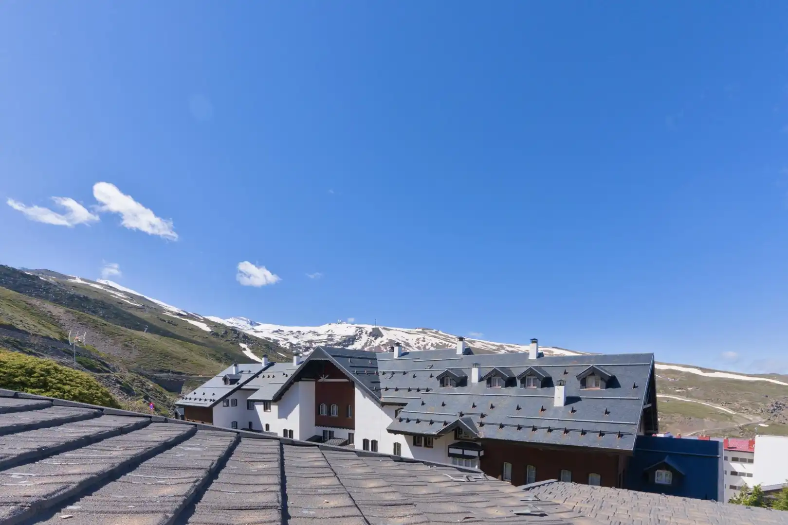 Vista exterior de Apartamento en venta en Sierra Nevada con Terraza, Trastero y Amueblado