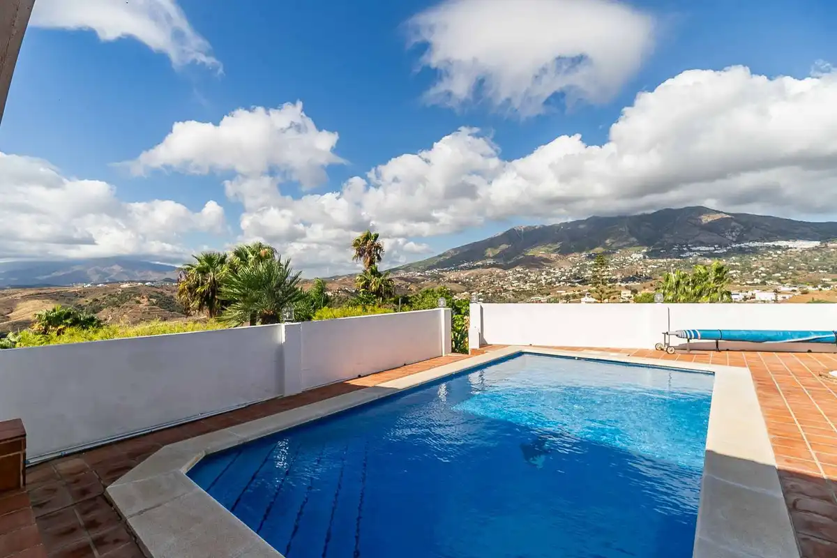 Piscina de Casa o chalet en venta en Mijas con Aire acondicionado, Calefacción y Jardín privado