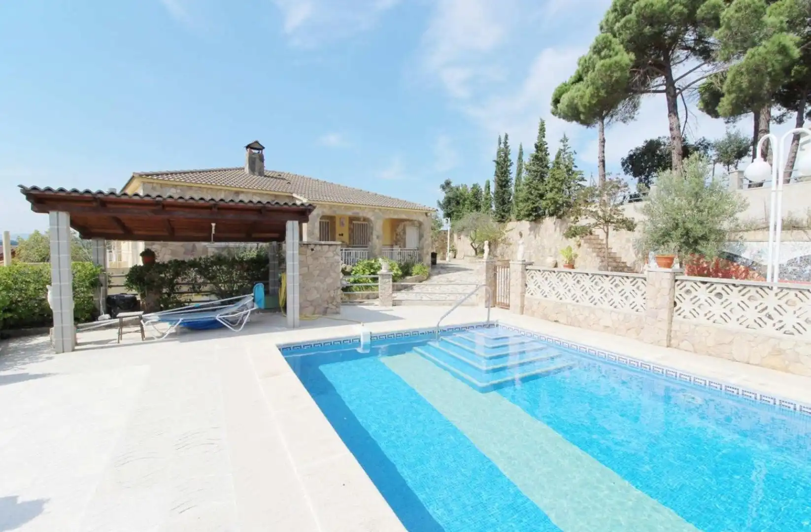 Casa amb piscina en venda a Aiguaviva Parc, imagen 2