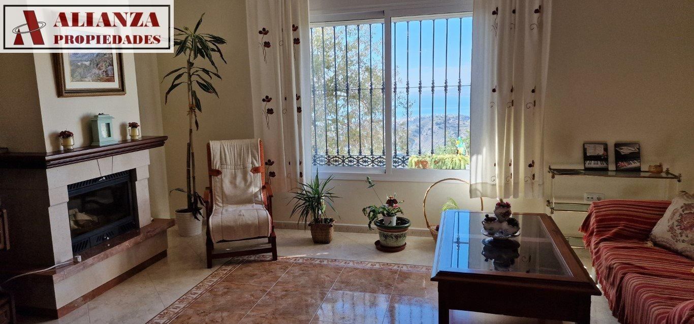 Sala d'estar de Casa o xalet en venda en Málaga Capital amb Aire condicionat, Jardí privat i Terrassa