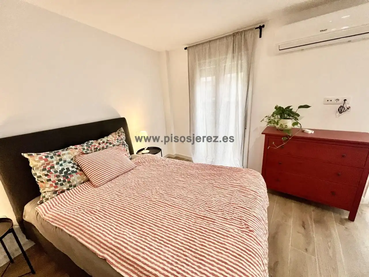 Study for rent in Calle Santo Domingo, Divina Pastora - La Yeguada