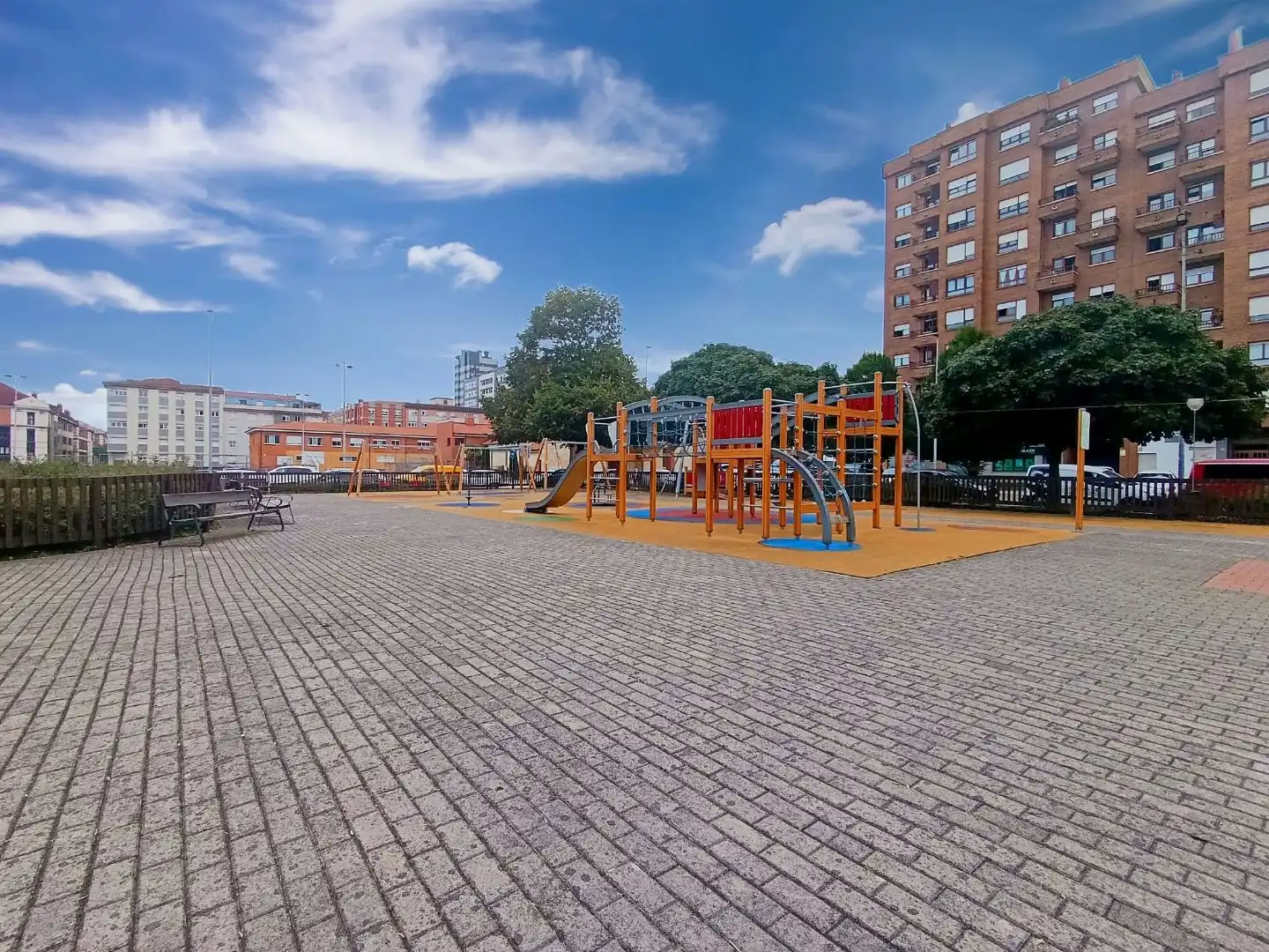 Vista exterior de Piso en venta en Gijón 