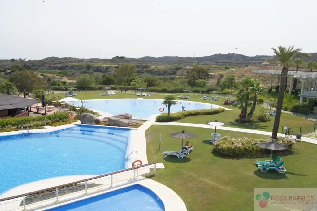 Piscina de Apartamento en venta en Benahavís con Aire acondicionado, Terraza y Amueblado