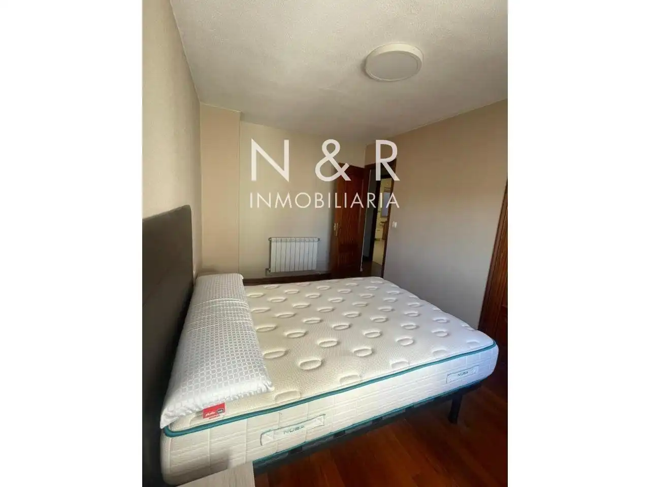 Bedroom of Flat for rent in Santiago de Compostela   with Furnished