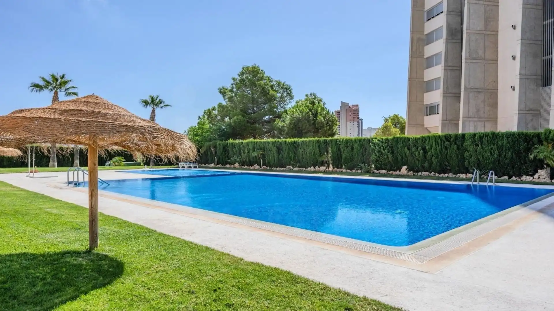 Piscina de Pis de lloguer en Via Parque