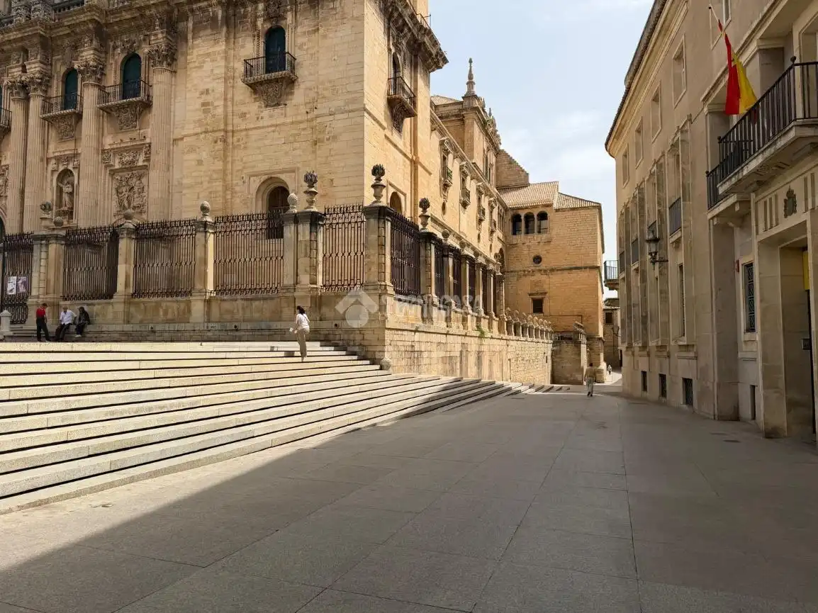 Vista exterior de Pis en venda en Jaén amb Aire condicionat, Moblat i Balcó