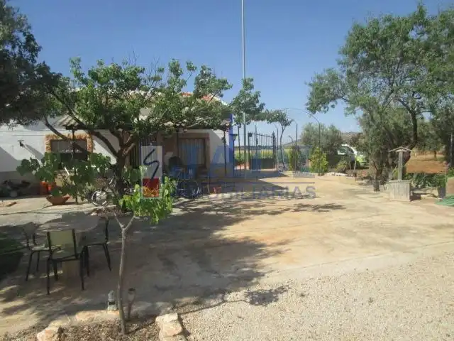 Country homes for sale in Valdepeñas  with Heating, Storage room and Furnished