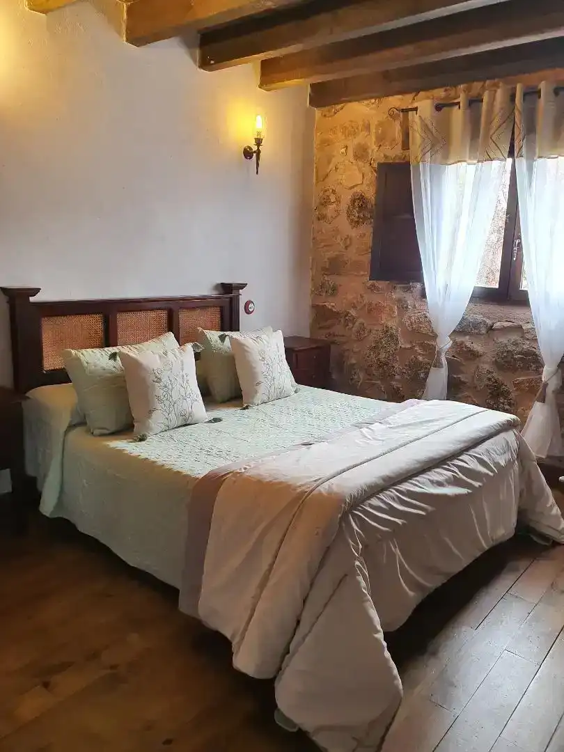 Schlafzimmer von Country house zum Verkauf in Madrid mit Klimaanlage, Privatgarten und Parkett
