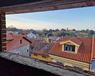 Vista exterior de Casa adosada en venda en Llanes amb Terrassa i Balcó