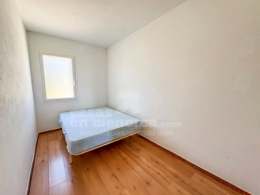 Habitación de Apartamento en venta en Es Castell con Jardín privado, Terraza y Piscina