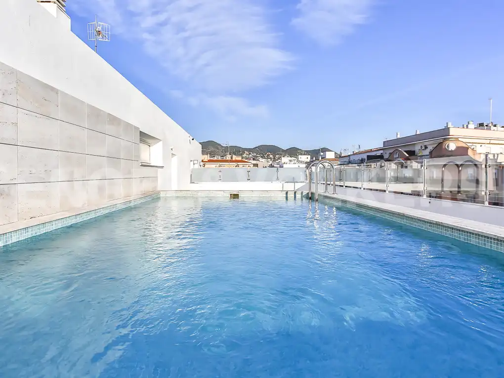 Swimming pool of Attic for rent in Sitges  with Air Conditioner, Heating and Terrace