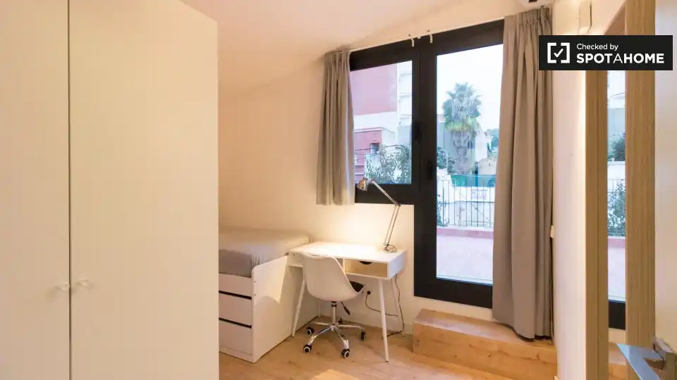Bedroom of Flat for rent in Barcelona  with Air Conditioner, Heating and Furnished