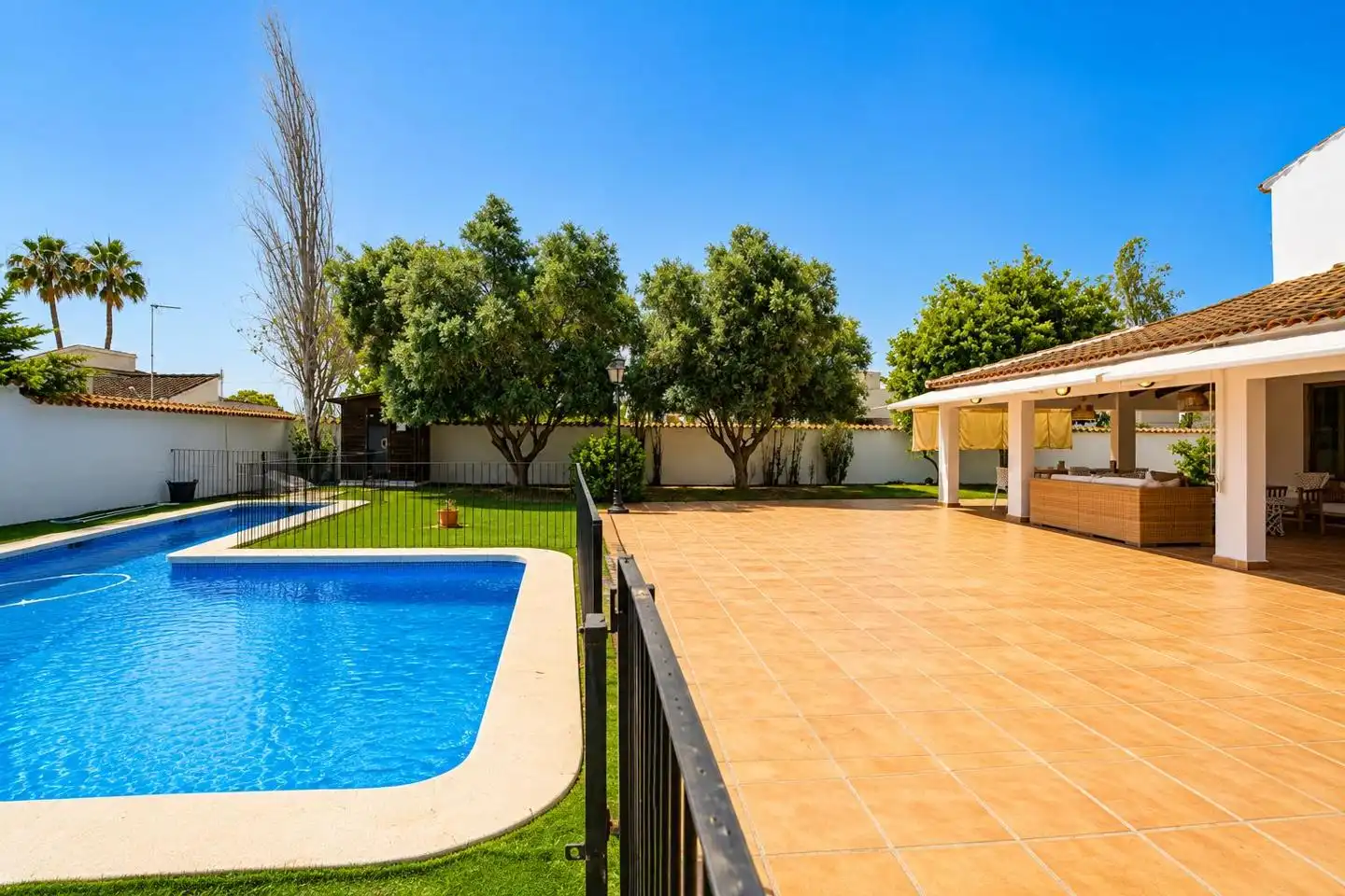 Piscina de Casa o chalet en venta en Santa Pola con Calefacción, Jardín privado y Parquet