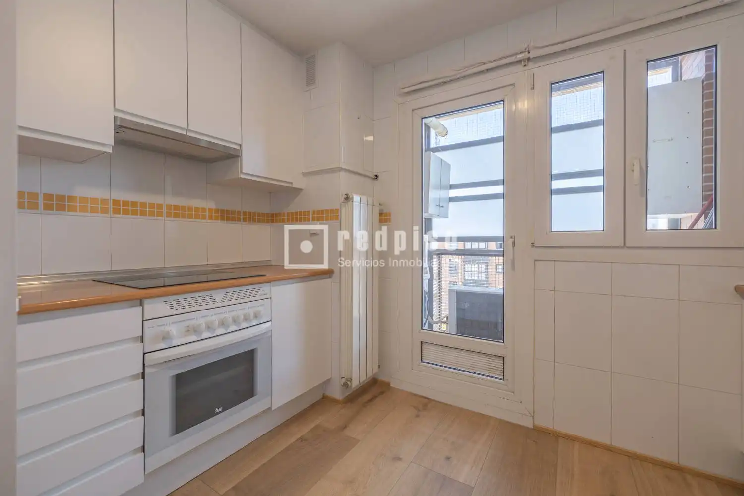 Kitchen of Flat for sale in Madrid  with Air Conditioner, Heating and Private garden