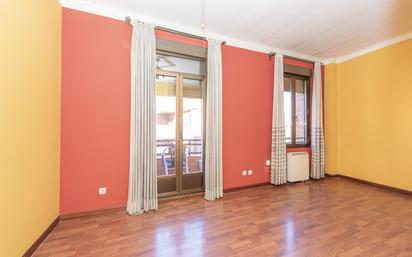 Living room of Flat for sale in  Madrid Capital  with Heating, Oven and Balcony