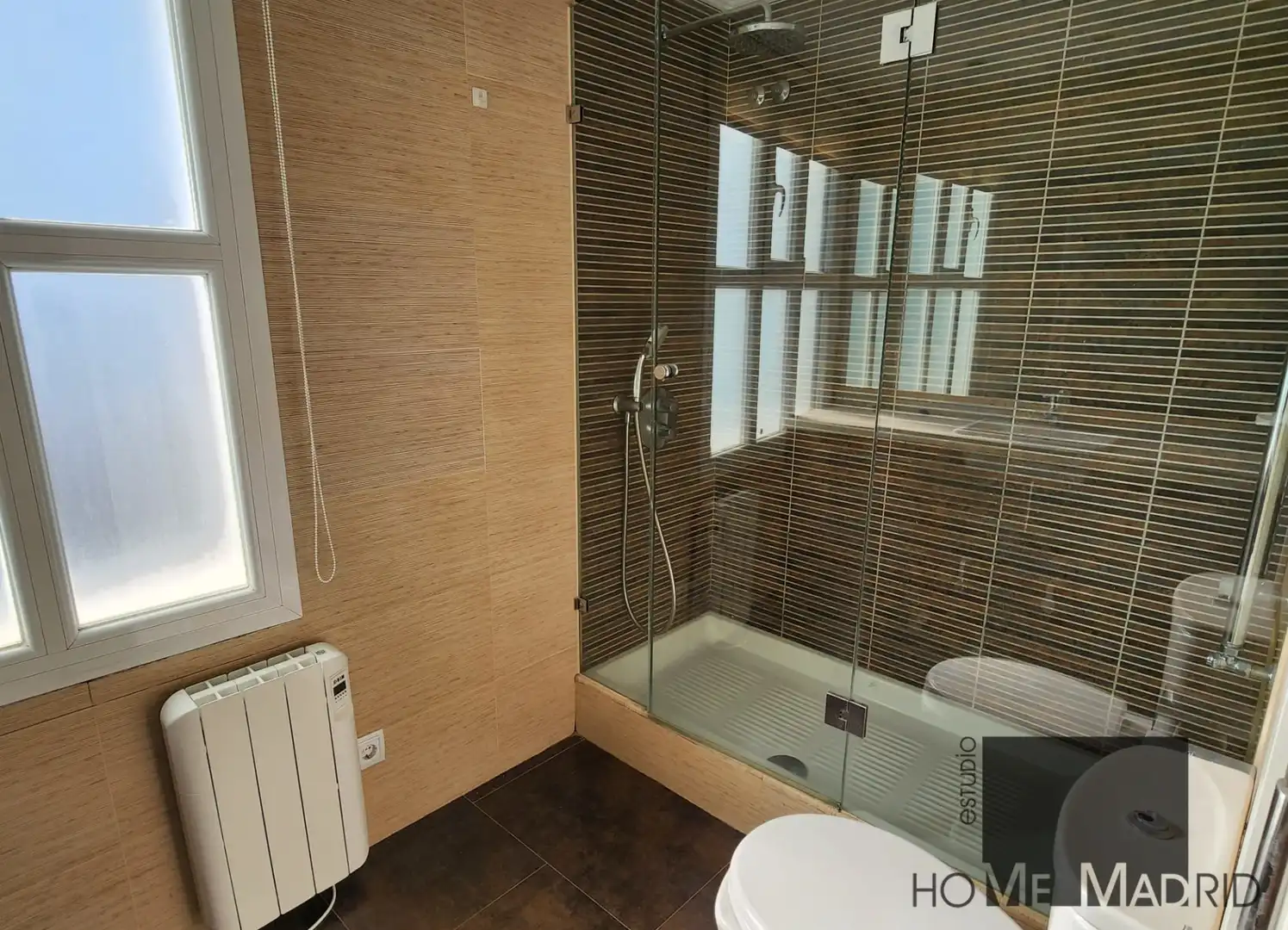 Baño de Piso de alquiler en Madrid con Aire acondicionado, Calefacción y Parquet
