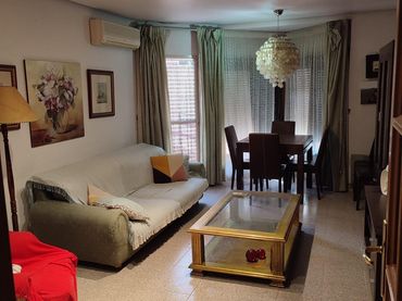 Appartamento con balcone in affitto a Elche ciudad
