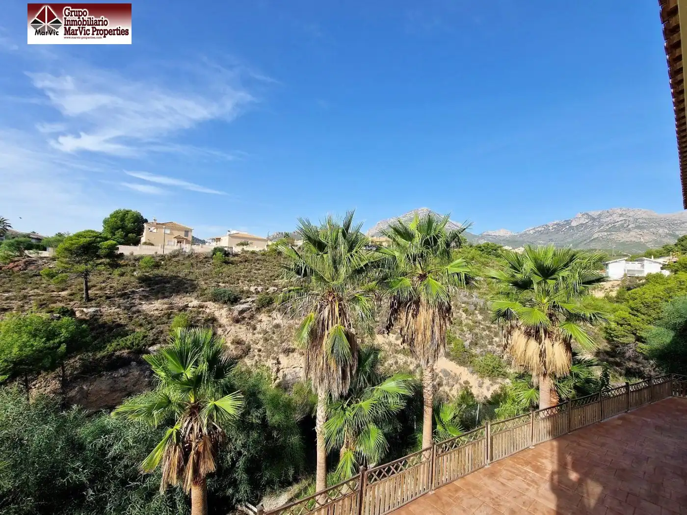 Vista exterior de Casa o xalet en venda en La Nucia amb Aire condicionat, Calefacció i Jardí privat