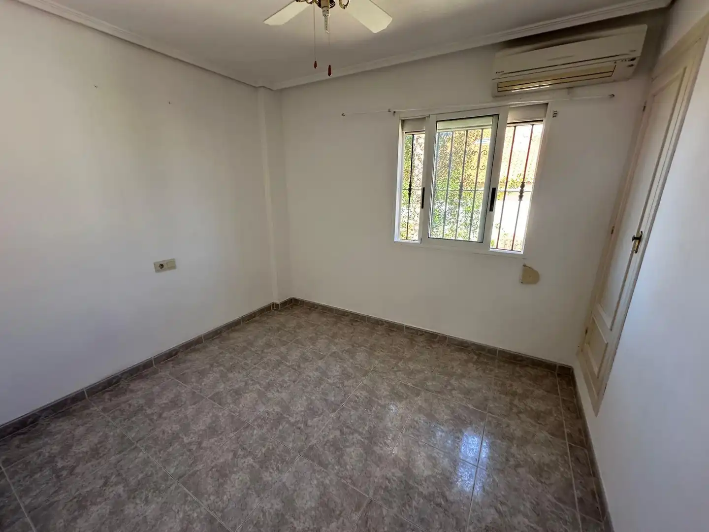Casa adosada en venta en Benidorm con Aire acondicionado, Calefacción y Jardín privado
