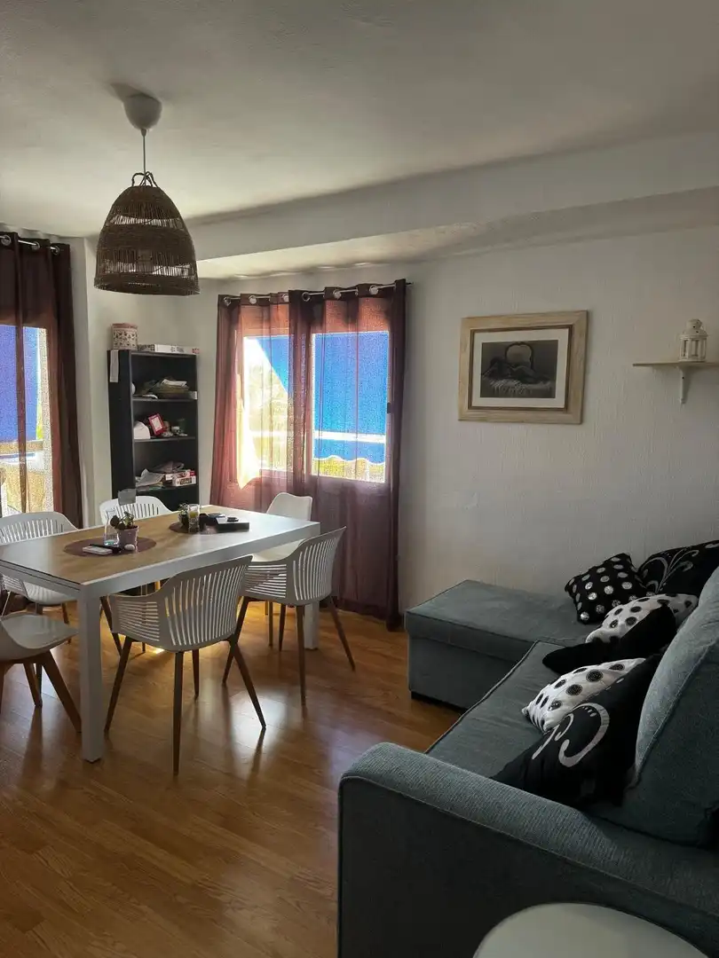 Sala de estar de Piso de alquiler en Almuñécar con Jardín privado, Terraza y Amueblado