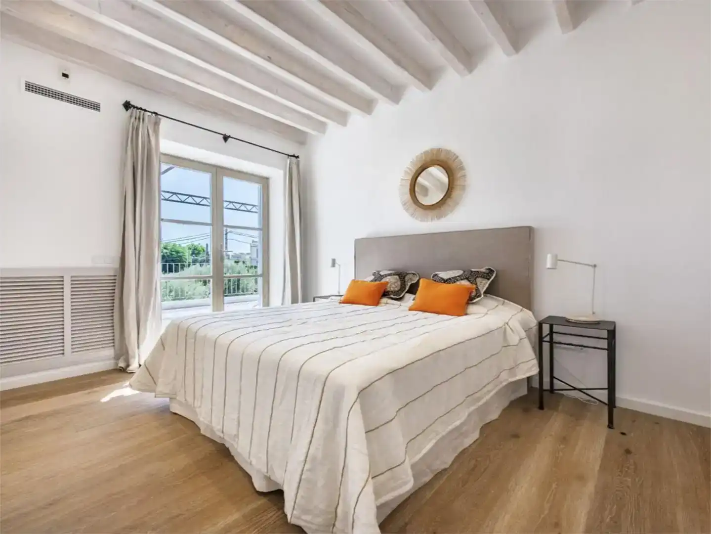 Dormitori de Pis en venda en Alcúdia amb Aire condicionat, Jardí privat i Parquet
