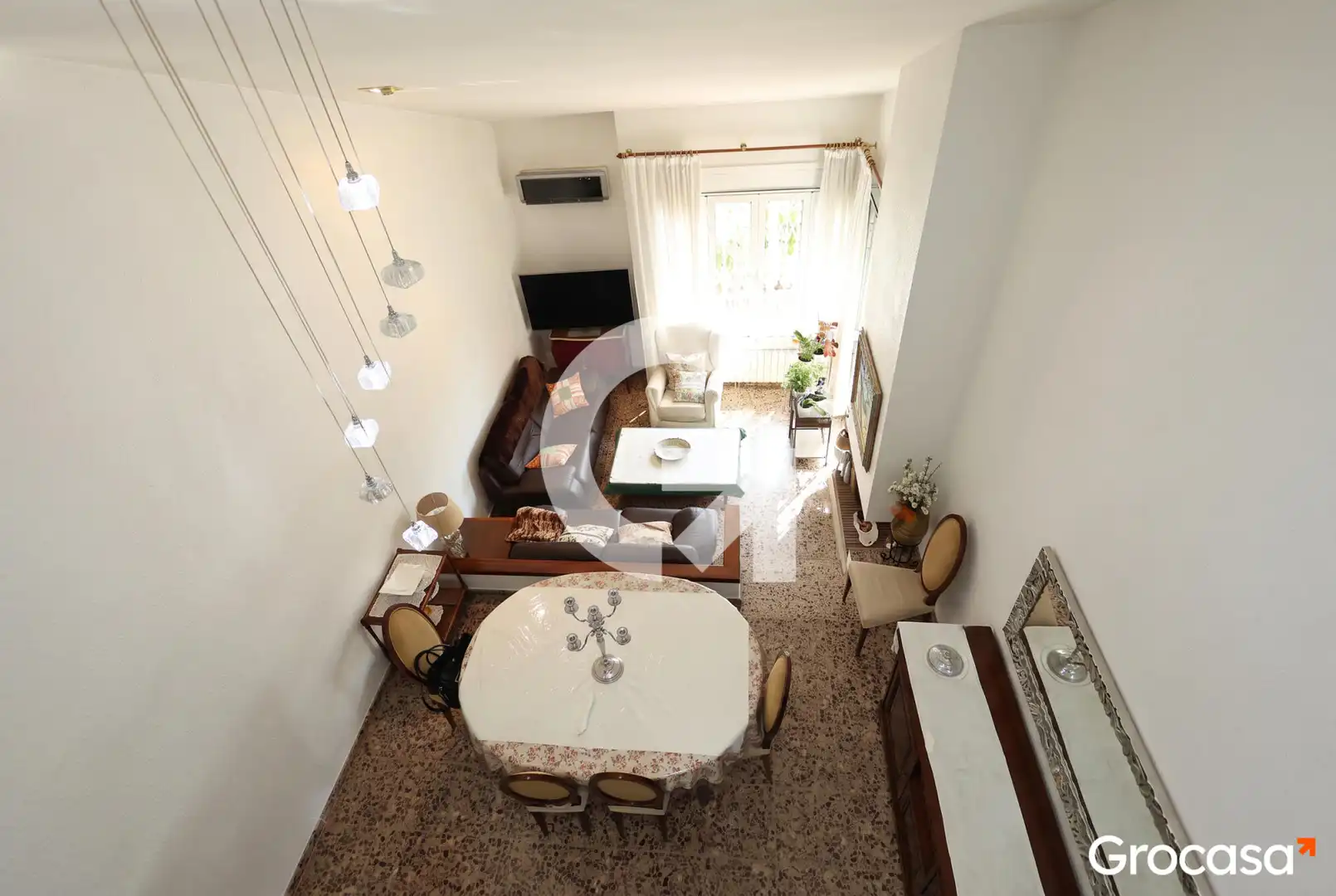 Sala d'estar de Casa adosada en venda en Sant Boi de Llobregat amb Aire condicionat, Calefacció i Jardí privat