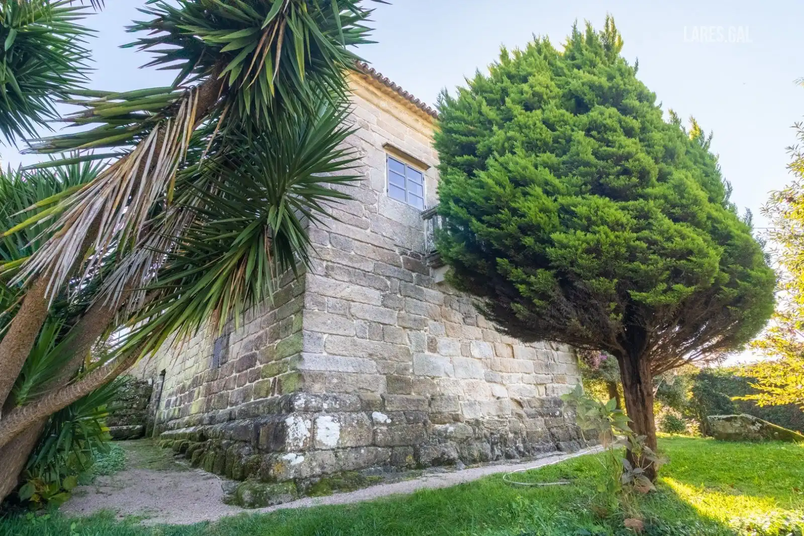 Vista exterior de Edificio en venta en Cangas 