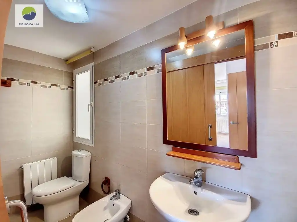 Badezimmer von Wohnung zur Miete in Armilla mit Klimaanlage, Heizung und Terrasse