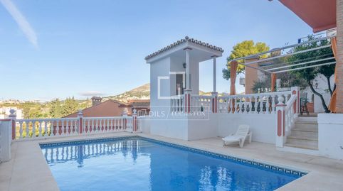 Villa de 5 dormitorios con apartamento independiente de 2 dormitorios y licencia turística en venta en El Candado, Málaga, imatge 2