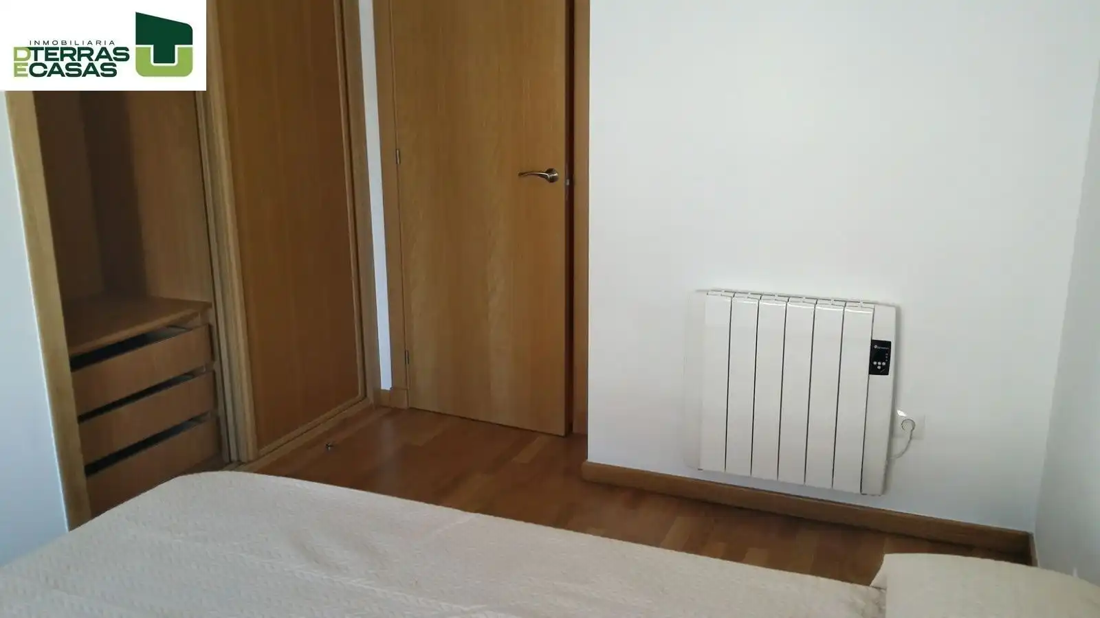 Habitación de Ático de alquiler en Marín con Piscina y Piscina comunitaria