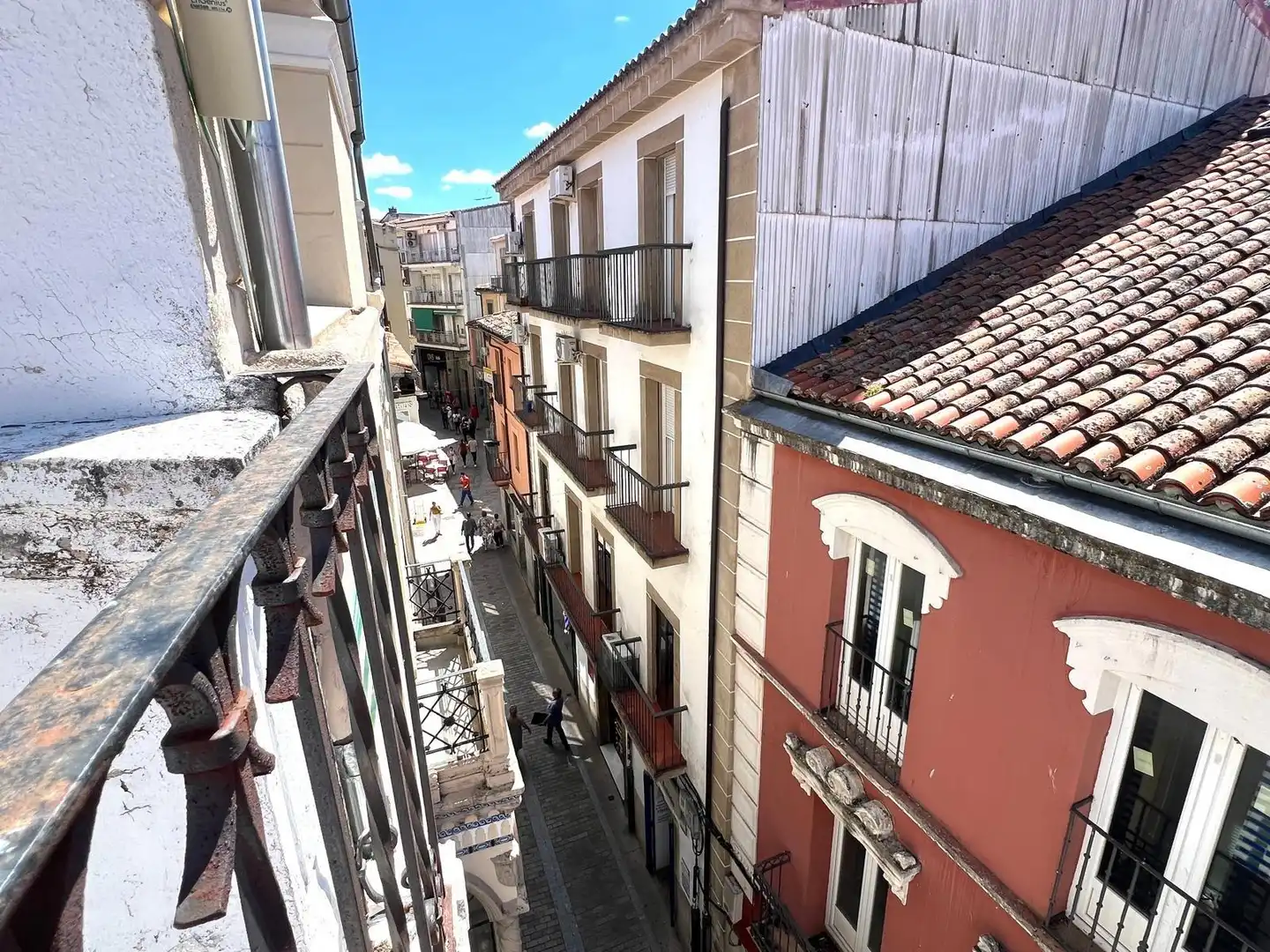 Vista exterior de Casa o xalet en venda en Plasencia amb Terrassa