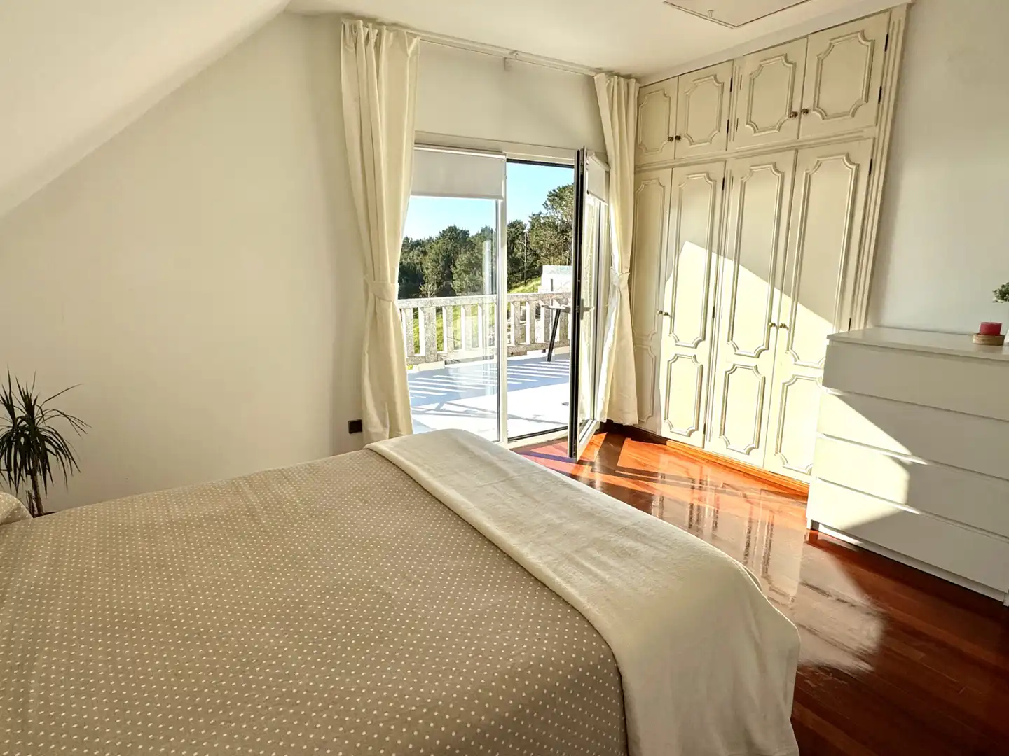 Habitación de Casa o chalet en venta en Sanxenxo con Calefacción, Jardín privado y Terraza