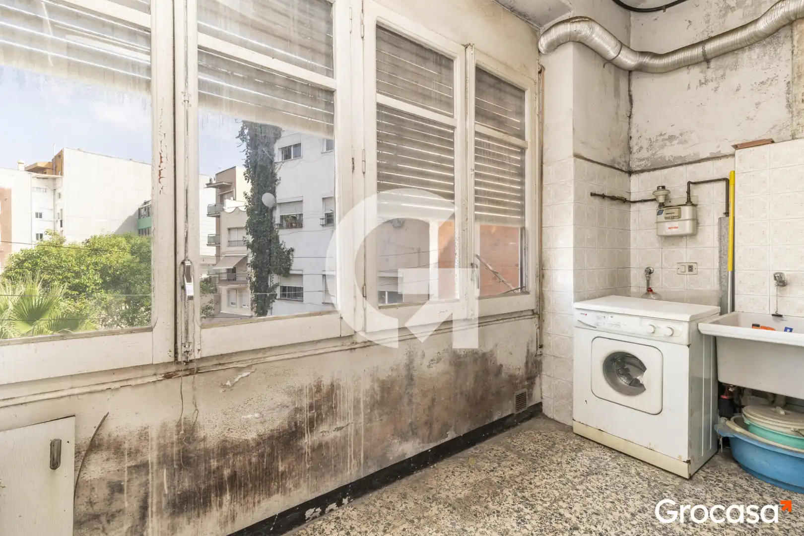 Terraza de Piso en venta en Molins de Rei con Horno, Lavadora y Balcón