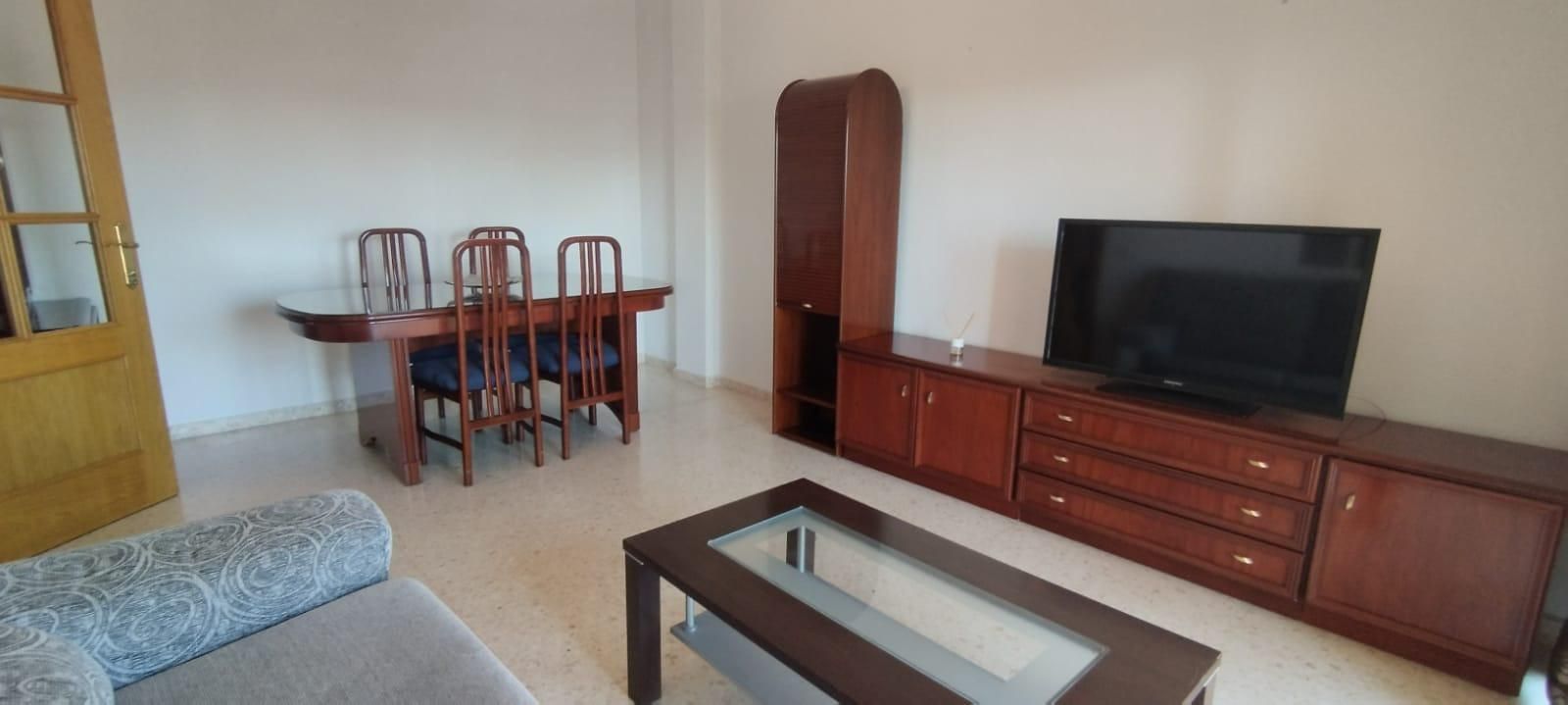 Sala d'estar de Apartament de lloguer en Badajoz Capital amb Aire condicionat, Terrassa i Traster