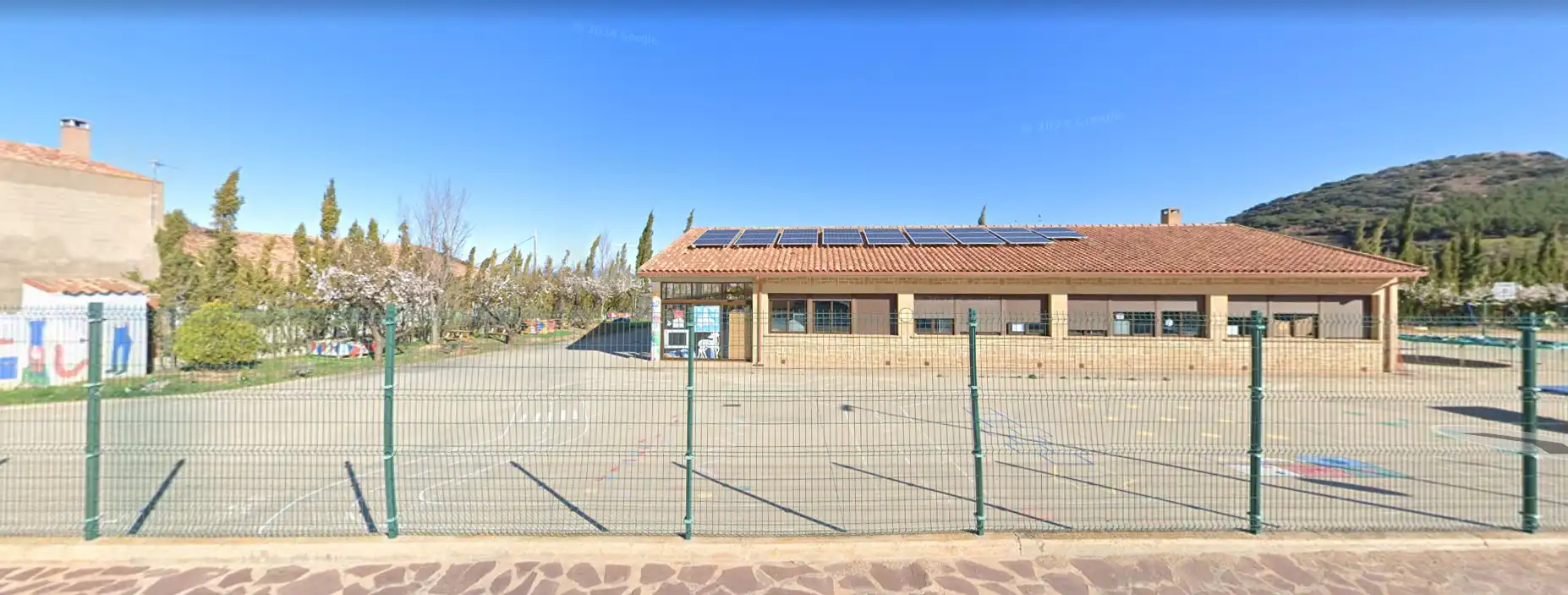 Casa adosada de lloguer en Alpartir amb Calefacció, Forn i Rentadora