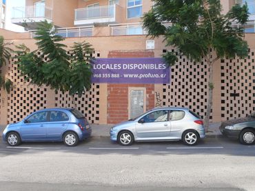 Local comercial de lloguer a Benalúa - Babel