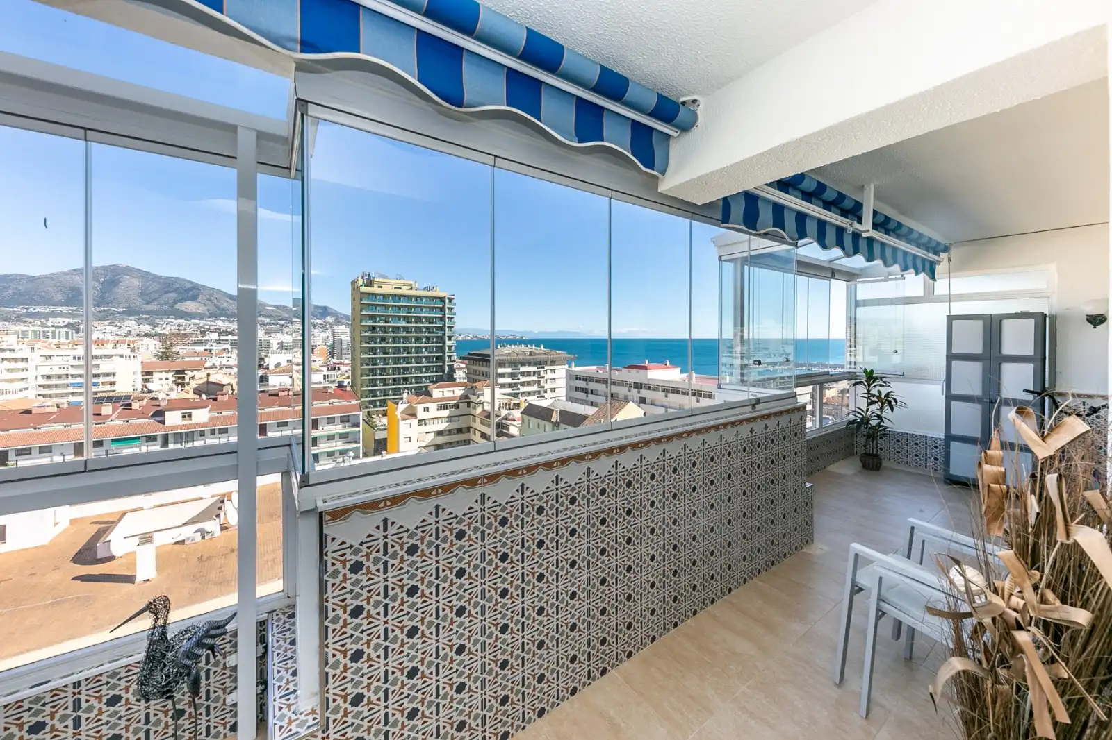 Terrasse von Dachboden zur Miete in Fuengirola mit Klimaanlage, Terrasse und Möbliert