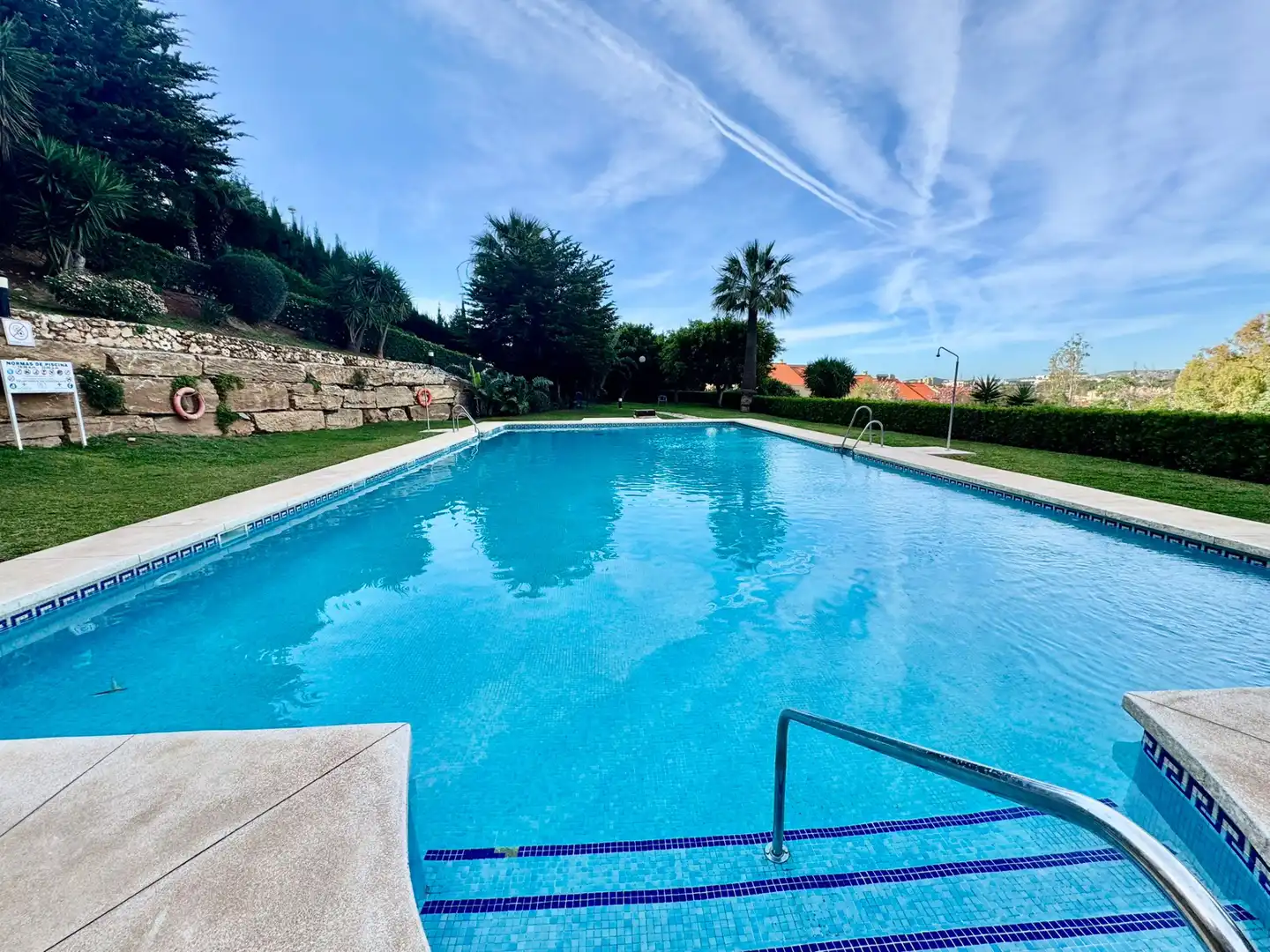 Piscina de Apartamento en venta en Fuengirola con Aire acondicionado, Terraza y Amueblado