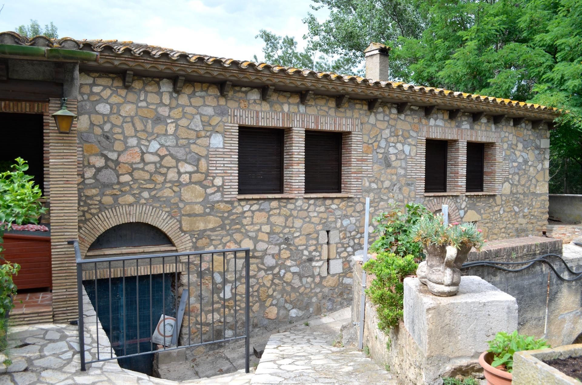 Vista exterior de Finca rústica en venta en Borrassà con Aire acondicionado, Calefacción y Jardín privado