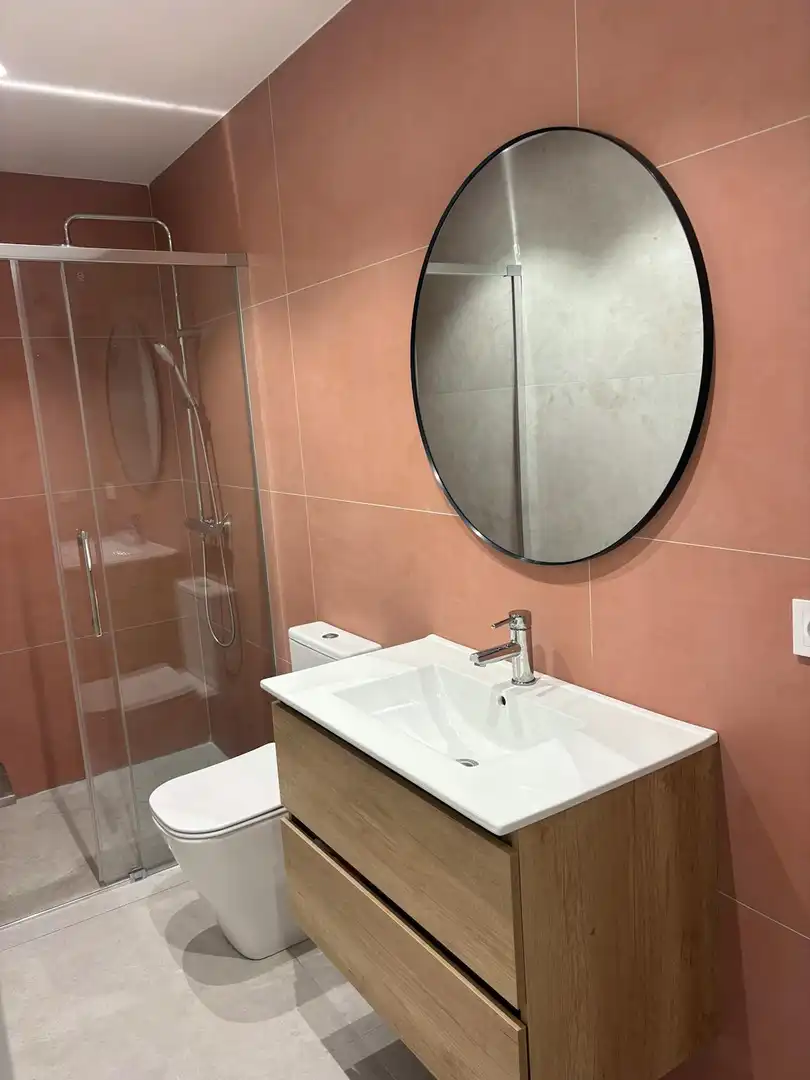 Baño de Piso para compartir en Moncada con Aire acondicionado, Calefacción y Jardín privado