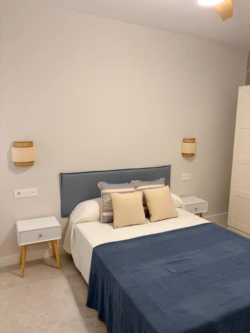 Dormitori de Pis de lloguer en Motril amb Moblat i Balcó
