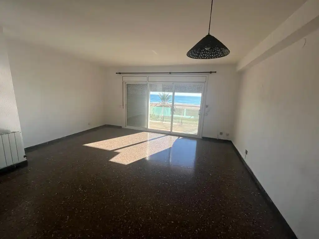 Sala de estar de Piso de alquiler en El Masnou con Calefacción