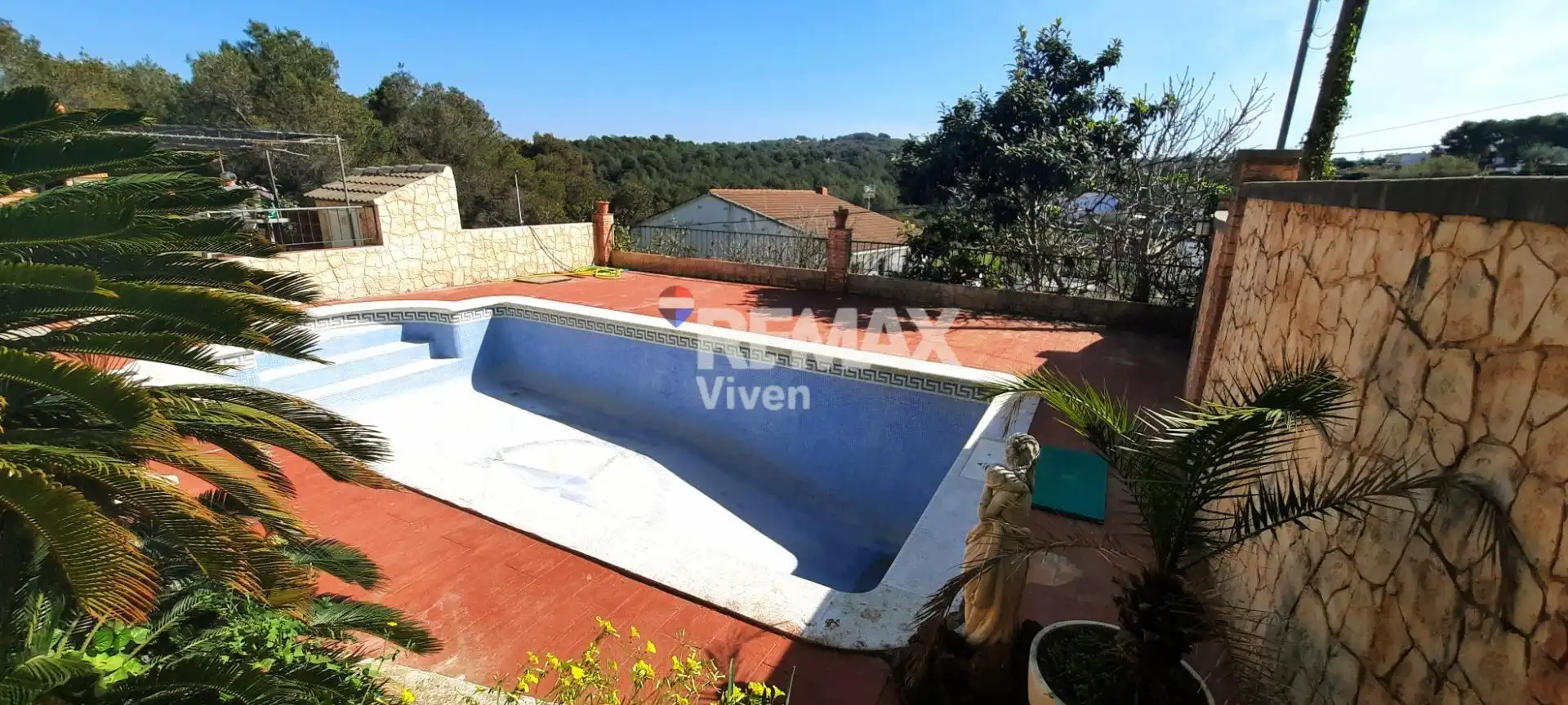 Swimming pool of Houses for sale in Cubelles  with Terrace
