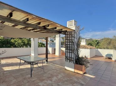 Penthouse with pool for sale in Río Real - Los Monteros