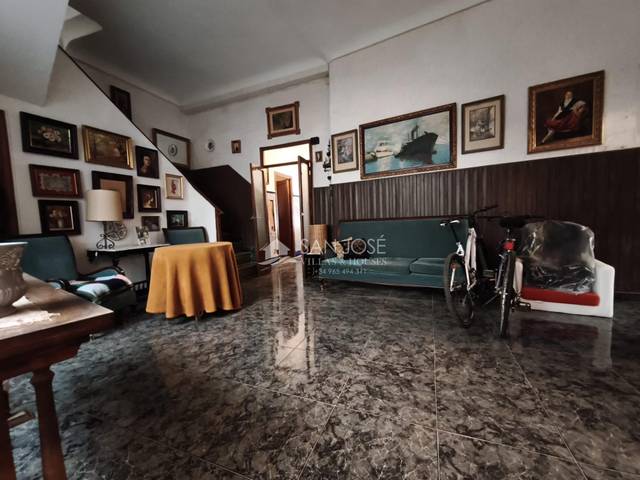 Casa-chalet en Venta en Centro