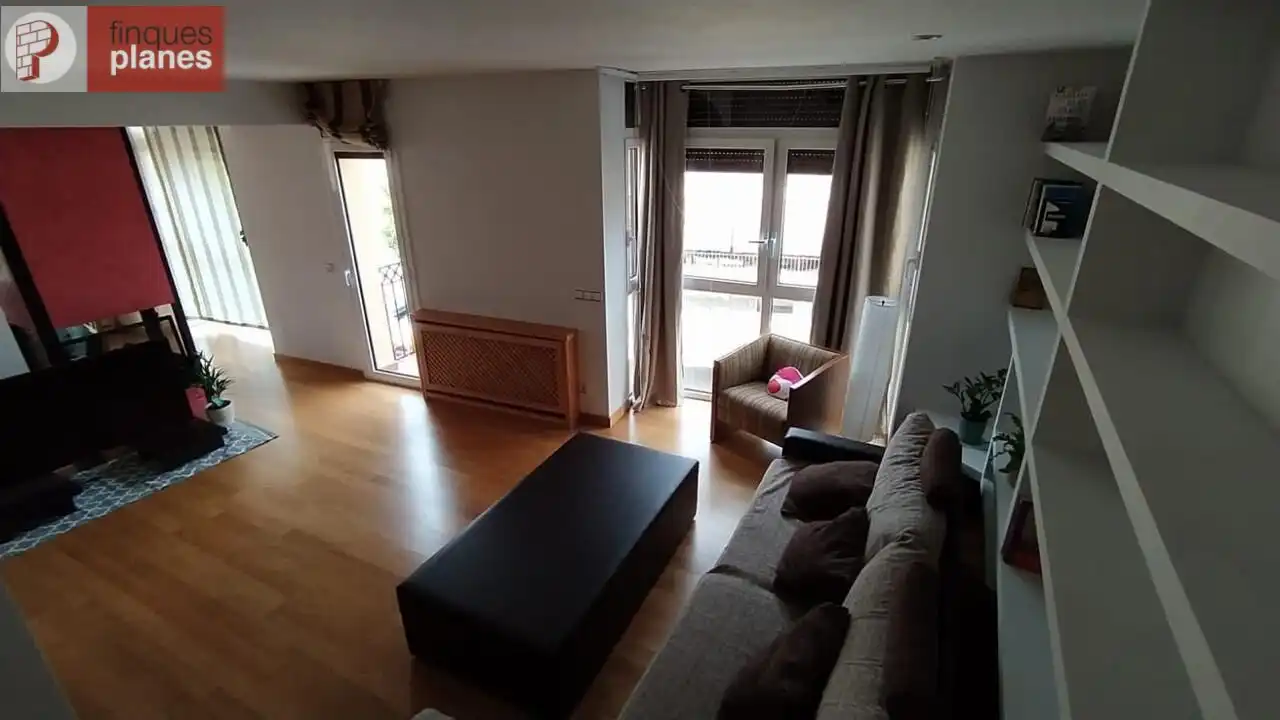 Sala d'estar de Àtic en venda en La Seu d'Urgell amb Parquet