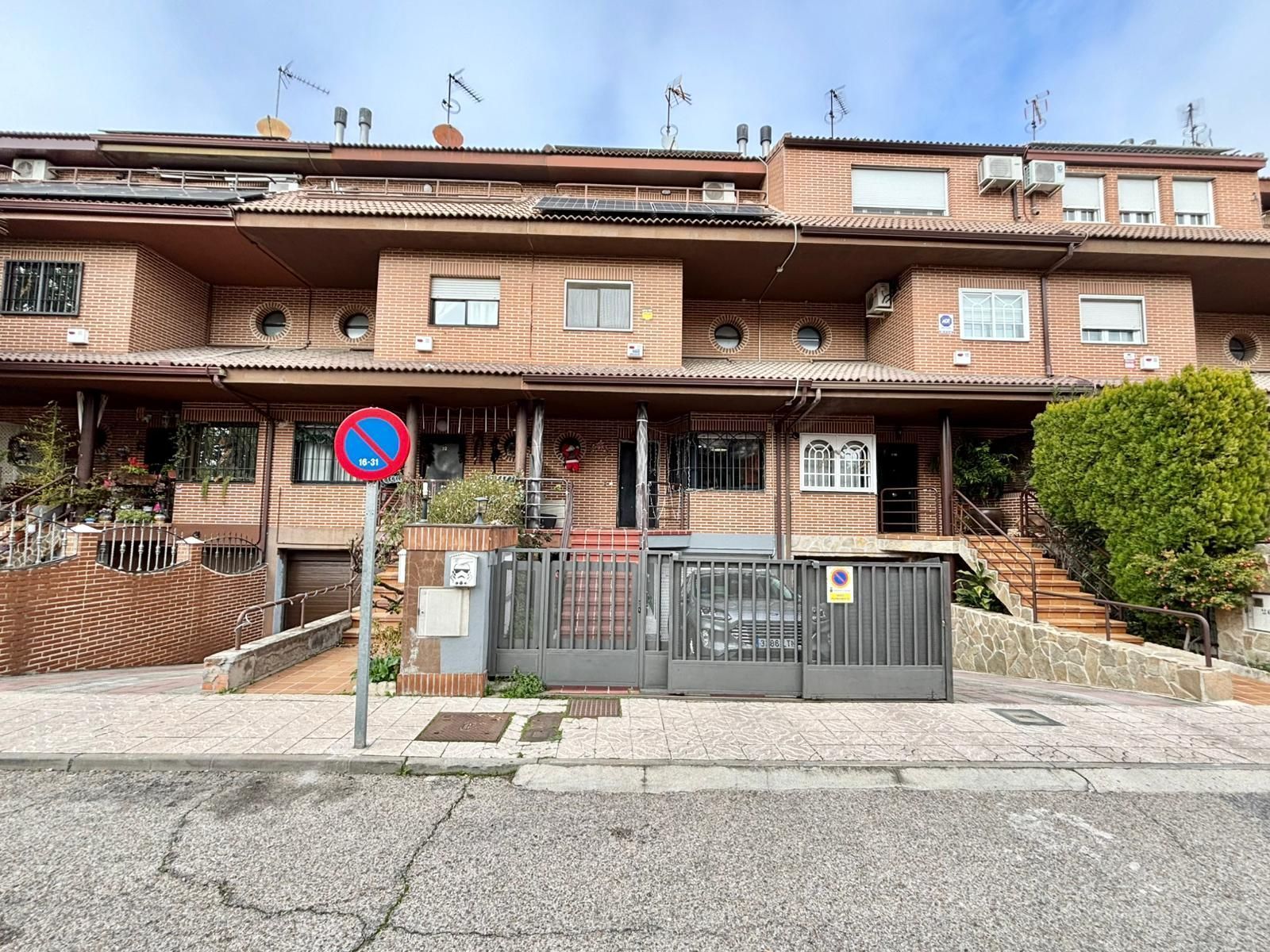 Casa adosada en venda a Torrejón de la Calzada