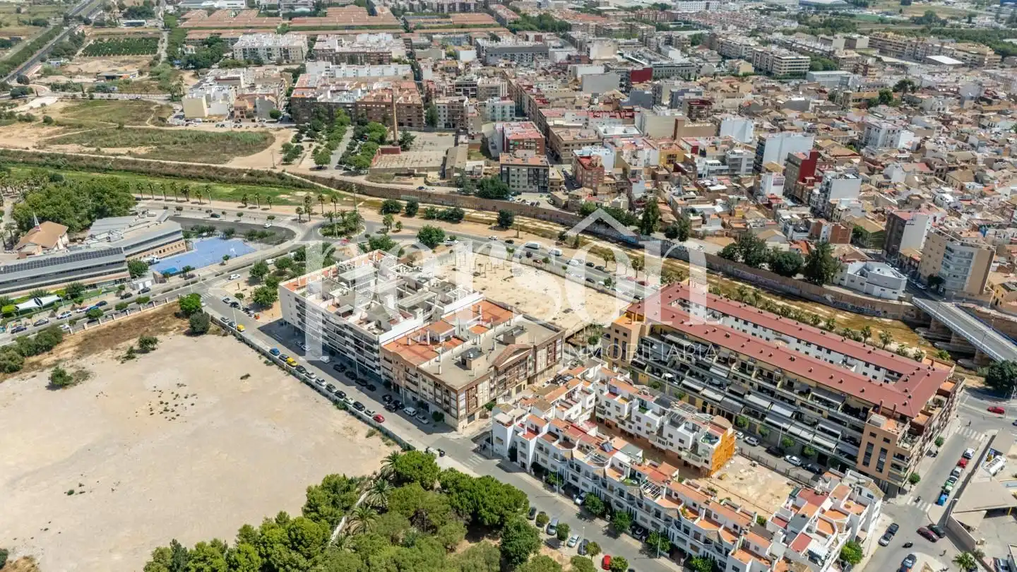 Vista exterior de Casa o chalet en venta en Valencia con Jardín privado y Terraza