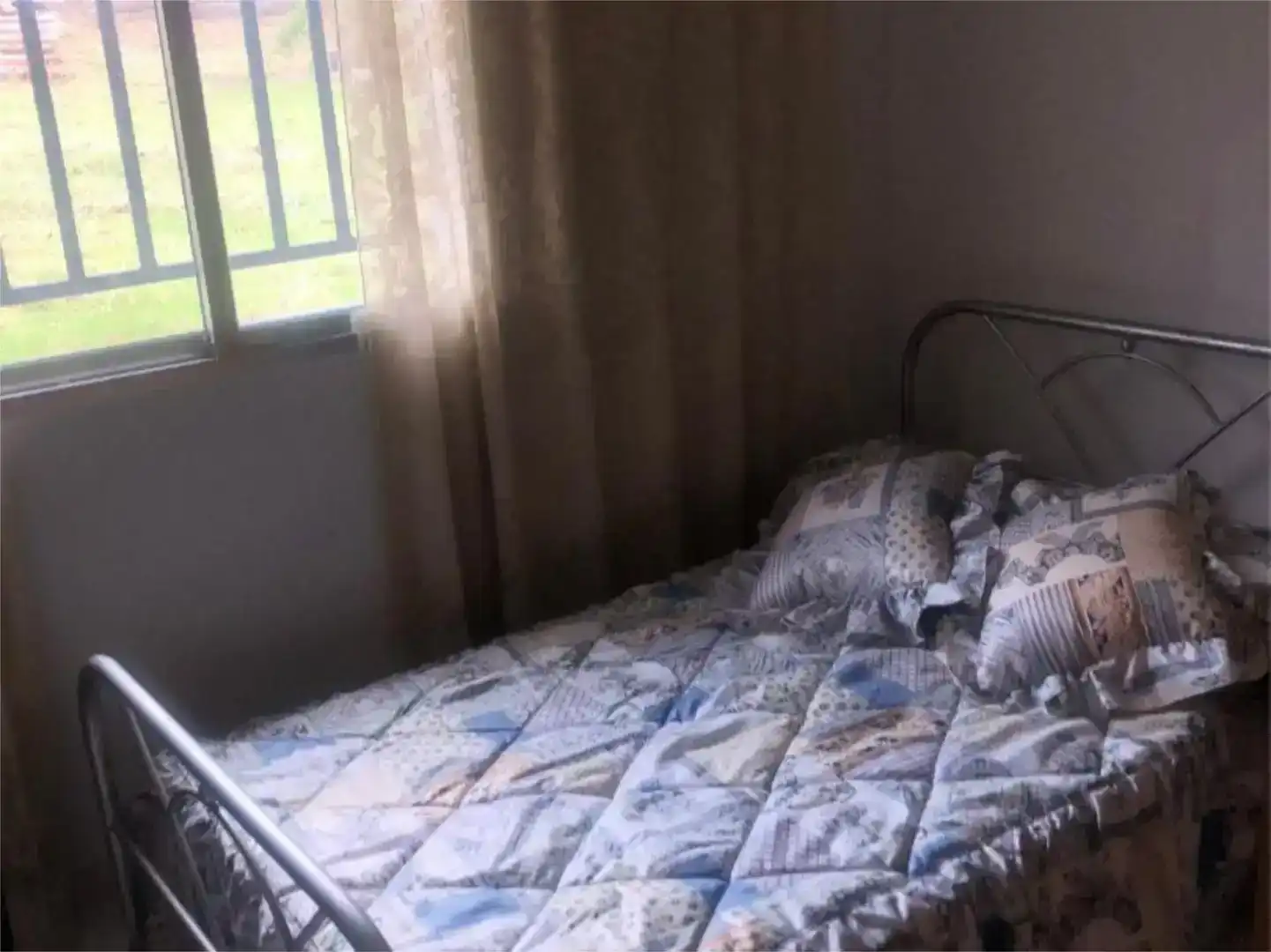 Dormitori de Casa adosada en venda en Navalosa amb Balcó