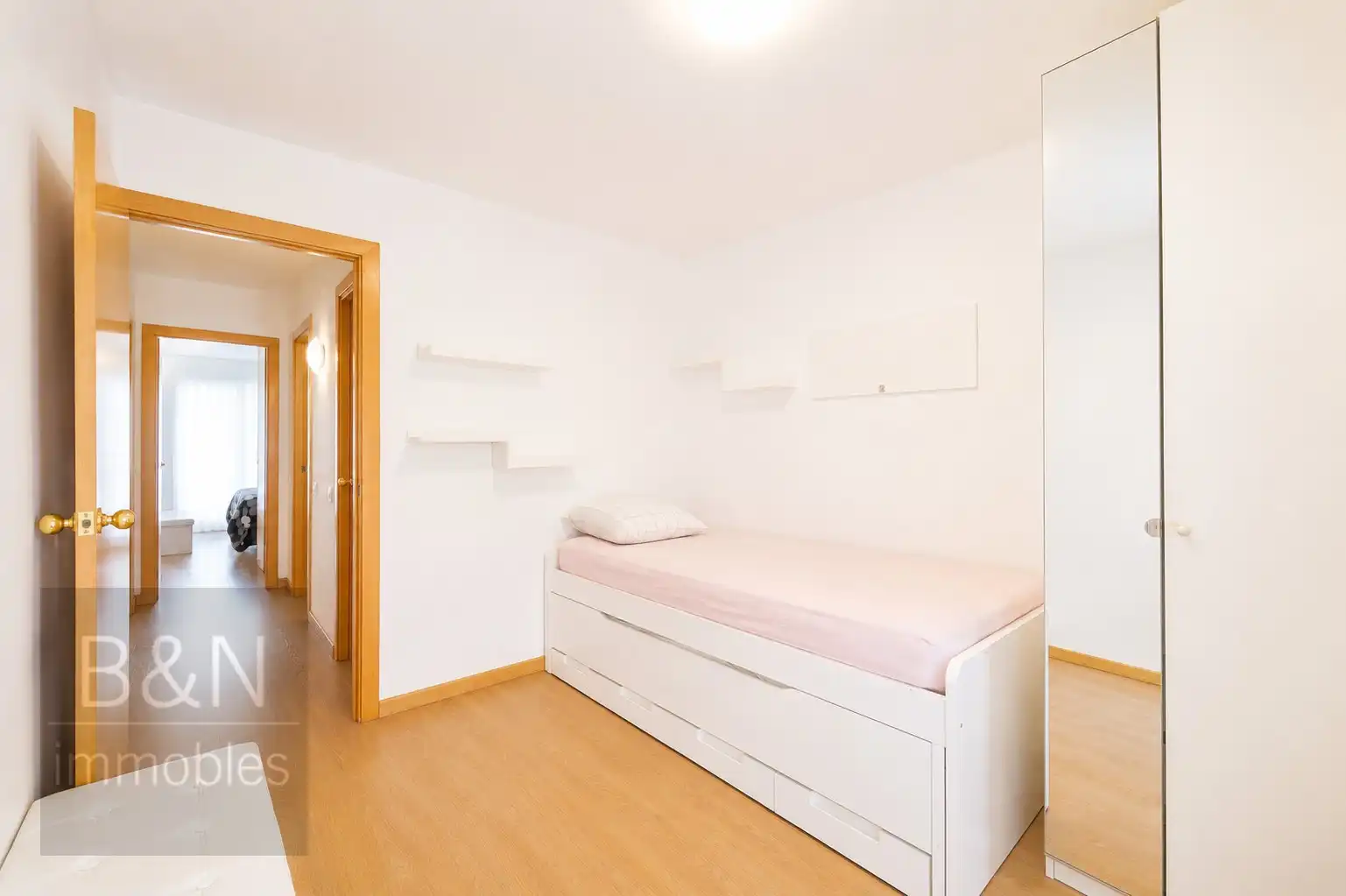 Schlafzimmer von Wohnung zum Verkauf in Terrassa mit Klimaanlage, Heizung und Balkon
